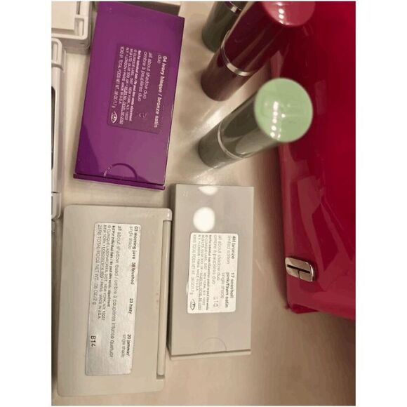 Clinique 11-Pc Lipstick & Eyeshadow Set with Makeup Pouch - Picture 11 of 11